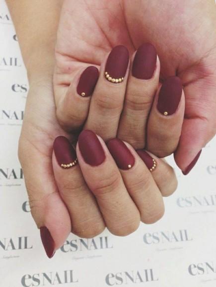 Quoi porter sur tes ongles pour les Fêtes? Quoi porter sur tes ongles pour les fêtes?
