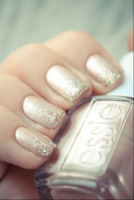 Quoi porter sur tes ongles pour les Fêtes? Quoi porter sur tes ongles pour les fêtes?