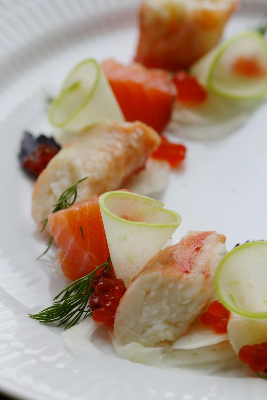 Salade fraîche et légère de  king crabe , coeur de saumon , fenouil et pomme verte