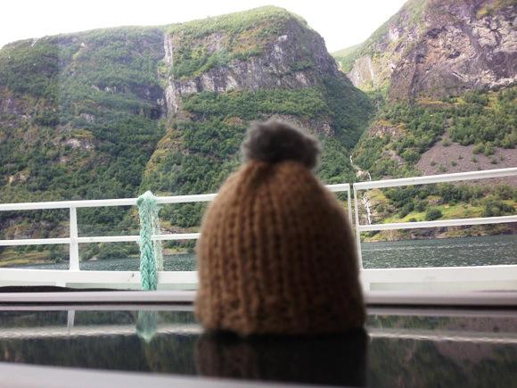 globe-t-bonnet-voyageur-travelling-winter-hat-sognefjord-montagne