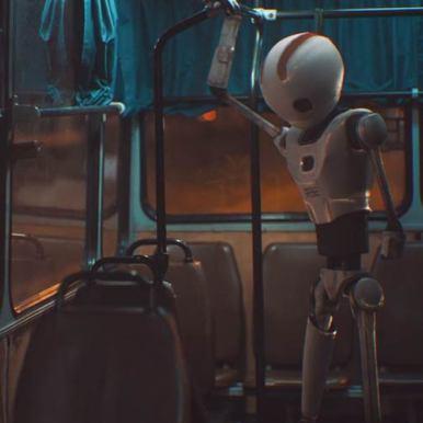 « Story of R32 » : un court-métrage mettant en scène ce robot errant dans la ville à la recherche de passants !