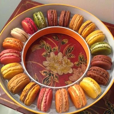 Idée cadeau pour gourmands ... des macarons dans une jolie boîte !