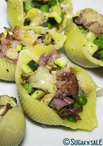 Conchiglioni farcis aux petits légumes et jambon de Parme