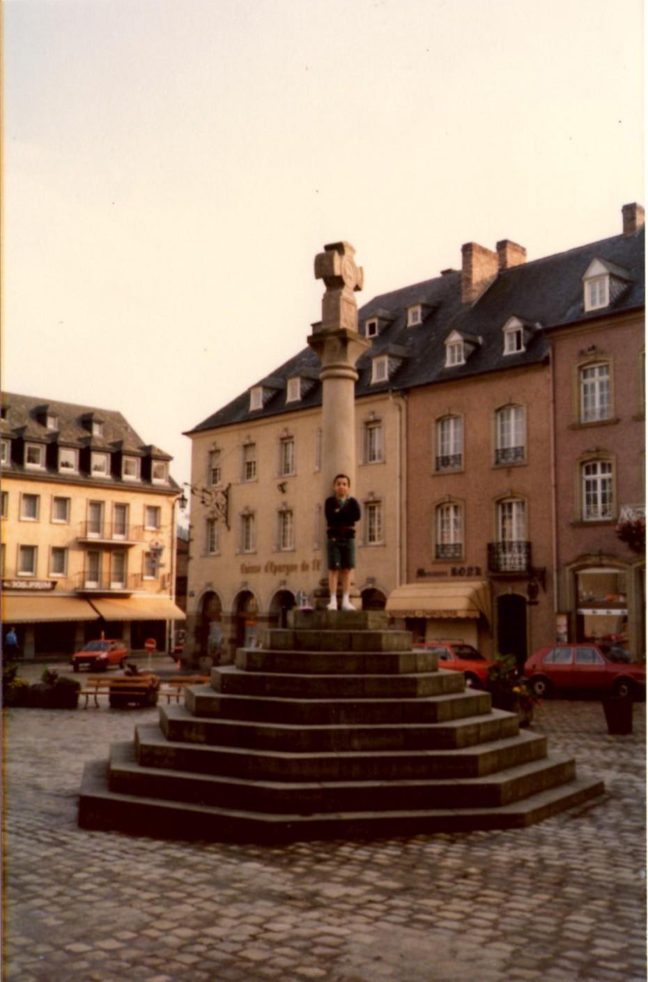 Retour à Echternach, patrie de Saint Willibrord Calvaire Echternach