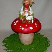 figurine décorative avec lutin de Noël  en porcelaine froide