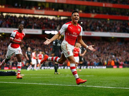 Premier League : Sanchez brille et porte Arsenal