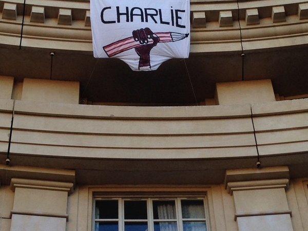 De l'amour et de l'espoir #jesuischarlie De l'amour et de l'espoir #jesuischarlie