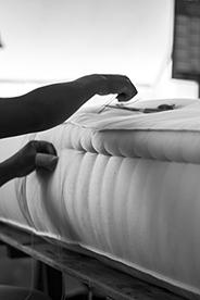 Découvrez l’Art du Sommeil avec le Lit National ! FAB matelas 1 n&b
