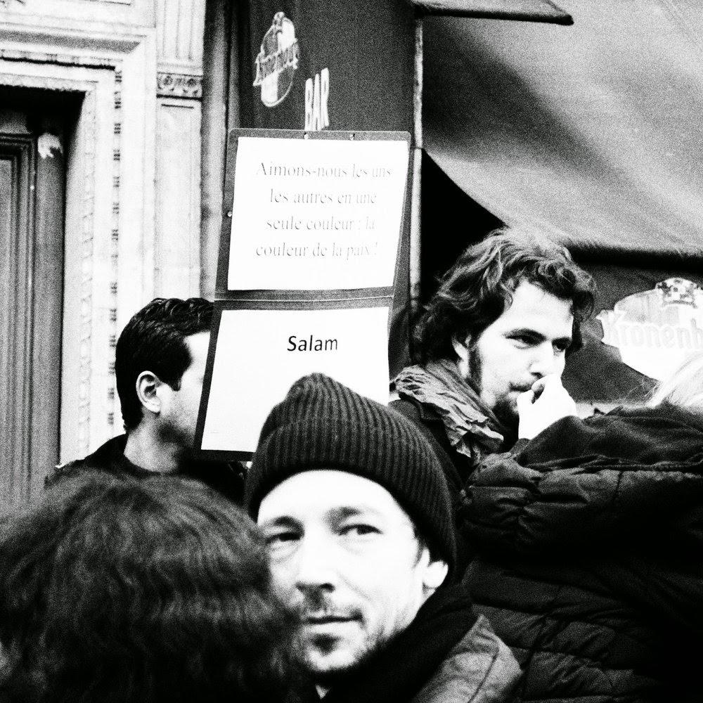 Sur les pavés, des millions à marcher pour la Liberté... Sur les pavés, des millions à marcher pour la Liberté...