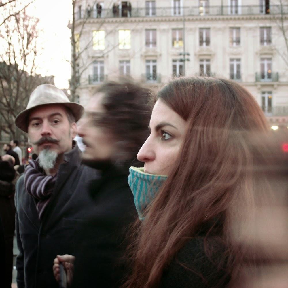 Sur les pavés, des millions à marcher pour la Liberté... Sur les pavés, des millions à marcher pour la Liberté...