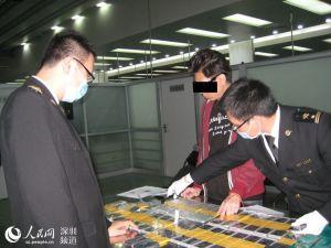 Un Chinois tente de faire passer 94 iPhone 6 à la frontièr Un Chinois tente de faire passer 94 iPhone 6 à la frontièr