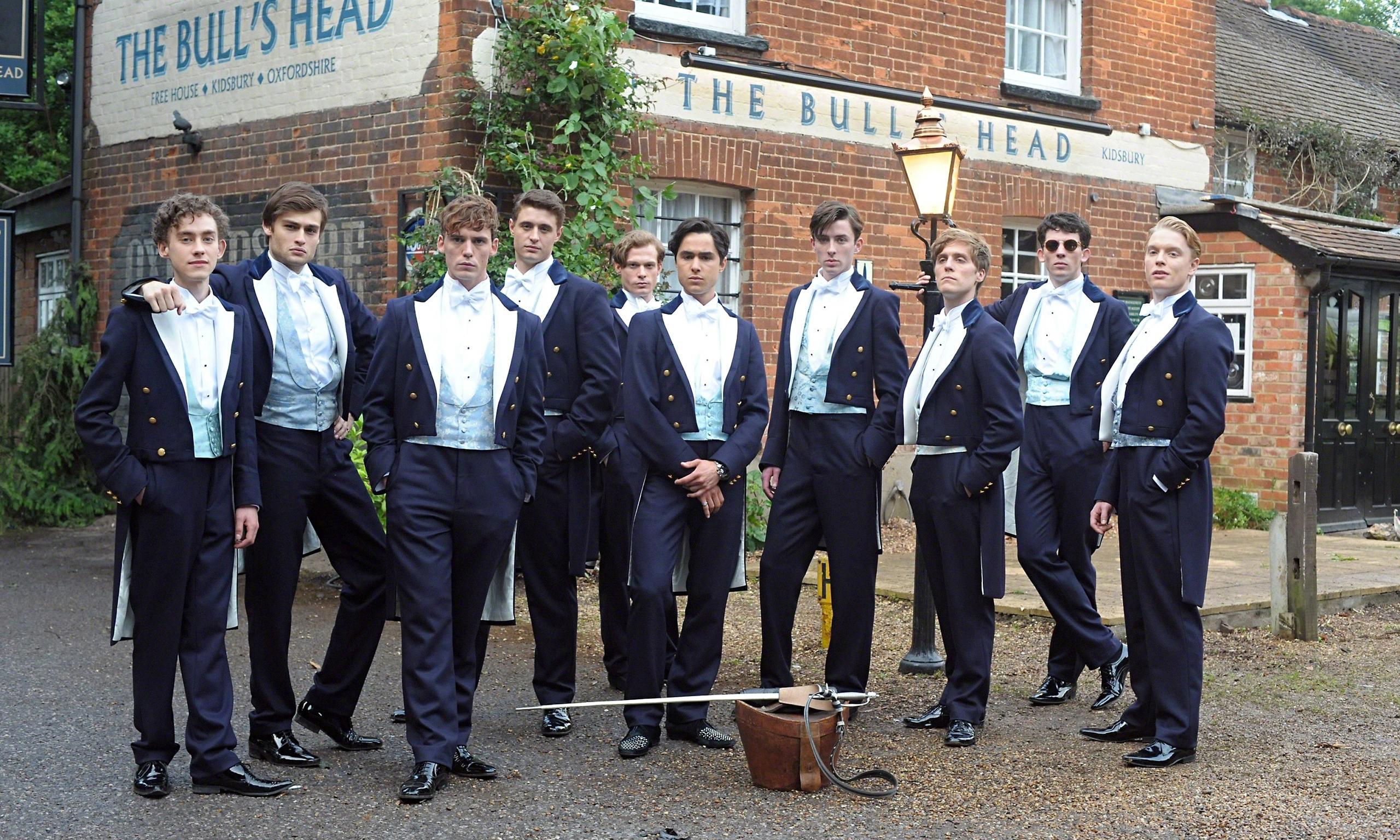 THE RIOT CLUB – LONE SCHERFIG│LE MYTHE DU MÉCHANT RICHE