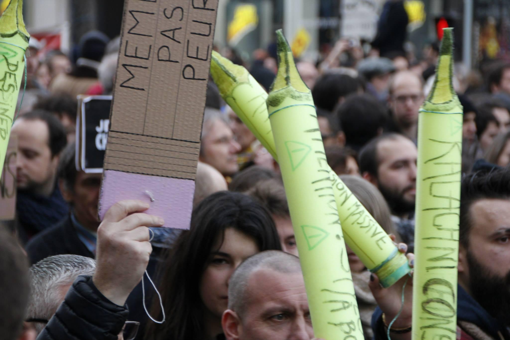 #JeSuisCharlie - Manifestation Paris 11 janvier 2015 - Photo Mitra Etemad - Tous droits réservés / Reproduction interdite. #JeSuisCharlie - Manifestation Paris 11 janvier 2015 - Photo Mitra Etemad - Tous droits réservés / Reproduction interdite.