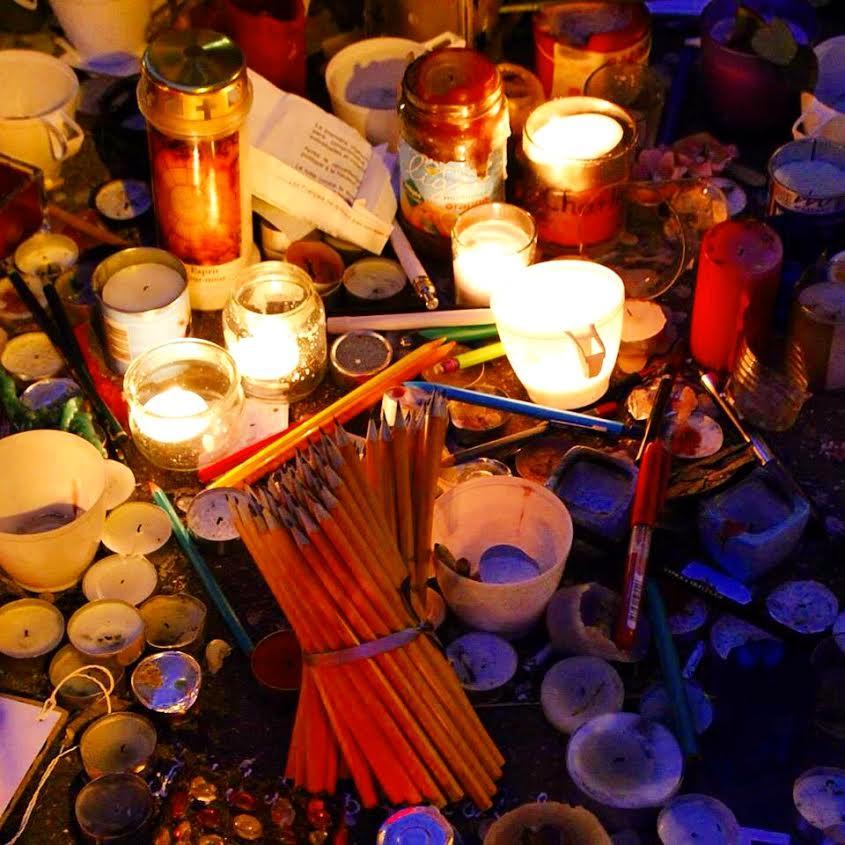Paris Journal Charlie Hebdo 10 rue Nicolas Appert paris 75011 après le 7 janvier. Photo Mitra Etemad pour romainparis.fr - Tous droits réservés. Paris Journal Charlie Hebdo 10 rue Nicolas Appert paris 75011 après le 7 janvier. Photo Mitra Etemad pour romainparis.fr - Tous droits réservés.