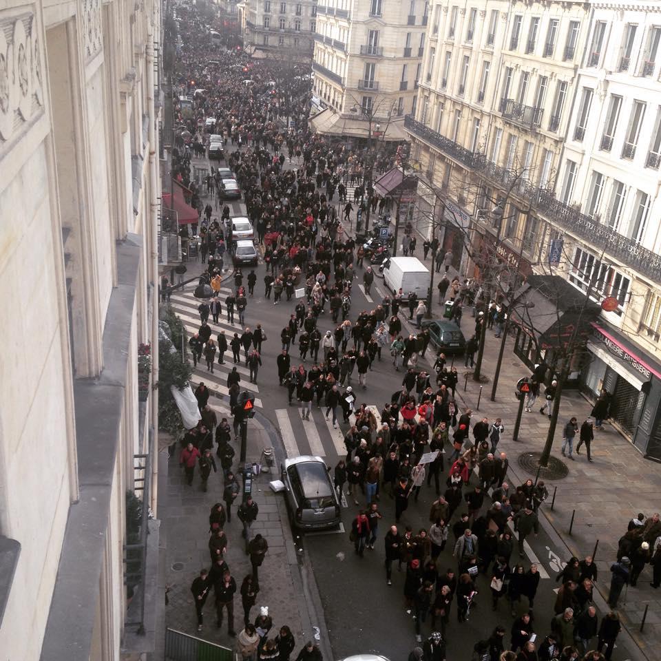 Paris 11 janvier 2015 – Le monde entier est #JeSuisCharlie – Photo Gazelle à Paris -Tous droits réservés. Reproduction interdite. Paris 11 janvier 2015 – Le monde entier est #JeSuisCharlie – Photo Gazelle à Paris -Tous droits réservés. Reproduction interdite.