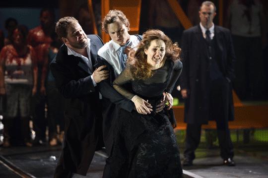 Acte III Otello, cassio (Markus Rikänen), Desdemona ©Hans Jörg Michel