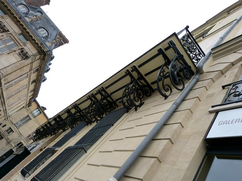 Porches, façades et fenêtres à Paris P1150509