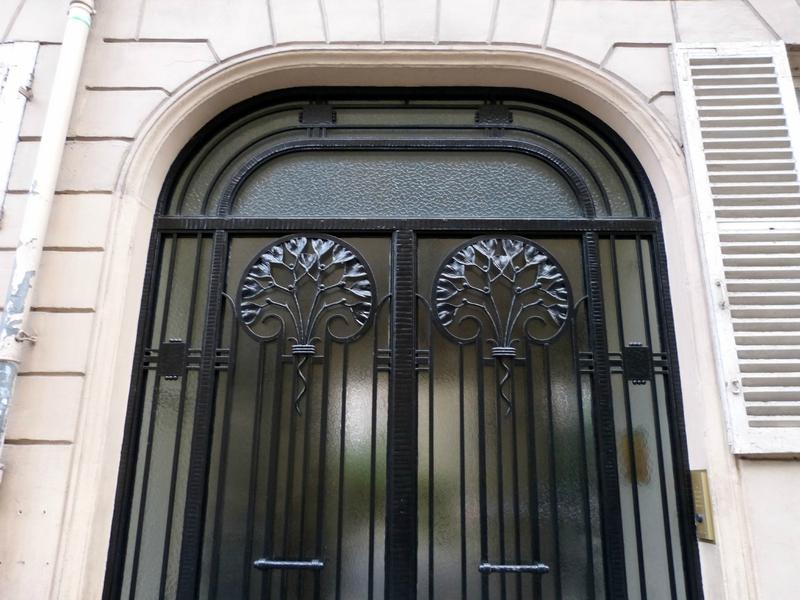 Porches, façades et fenêtres à Paris P1150521