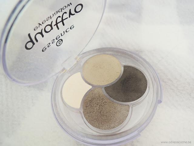 Essence Quatro 07 over the taupe fards essence