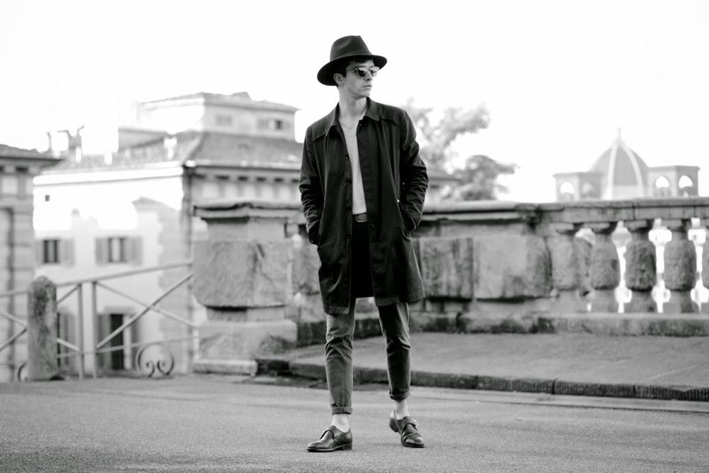 BLOG-MODE-HOMME_THE-KOOPLES-Coat_UNIQLO-Sweater_ASOS-CHINO_CELINE-Shoes_FEDORA-Hat_Oliver-Peoples-Sunglasses_PARIS-MENSFASHION