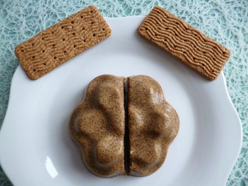 gâteau cru diététique au café et aux biscuits sésame avec psyllium et sucralose pur à 80 kcal (sans cuisson et sans oeufs) P1180806