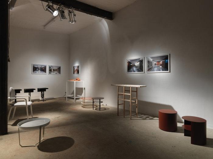 Exposition Objects in Between - IMM Cologne 2015 - WOOL AND WOOD la console bois et laine par Amaury Poudray Exposition Objects in Between - IMM Cologne 2015 - WOOL AND WOOD la console bois et laine par Amaury Poudray