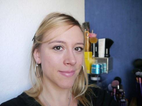 Caviar stick, stick eyeshadows, shadow pencil : mon maquillage ultra rapide pour aller travailler (*tuto make up 20*) Caviar stick, stick eyeshadows, shadow pencil - mon maquillage ultra rapide pour aller travailler (*tuto make up 20*) (3)- Charonbelli's blog beauté