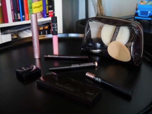 Caviar stick, stick eyeshadows, shadow pencil : mon maquillage ultra rapide pour aller travailler (*tuto make up 20*) Caviar stick, stick eyeshadows, shadow pencil - mon maquillage ultra rapide pour aller travailler (*tuto make up 20*) - Charonbelli's blog beauté