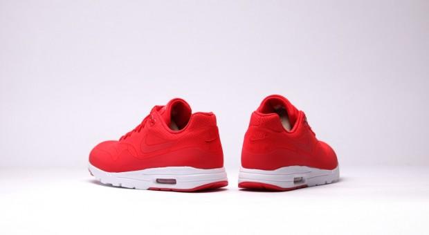 Details Nike Air Max 1 Ultra Moire University Red pour femme nike-air-max-1-ultra-moire-univerrsity-red-look