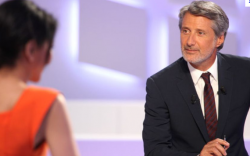 Antoine de Caunes va continuer le