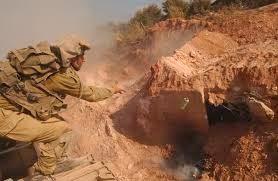 En riposte au bombardement du Golan, le Hezbollah libanais attaque une patrouille israélienne.