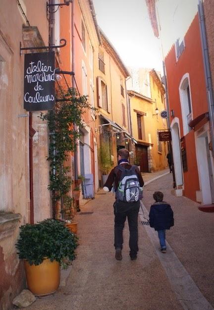 Le Lubéron en famille (flashbacks) Le Lubéron en famille (flashbacks)
