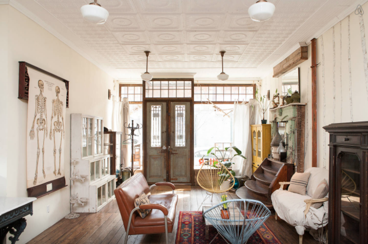 Un appartement-boutique d’antiquités à Williamsburg: décor original et insolite Capture d’écran 2015-01-29 à 13.42.31