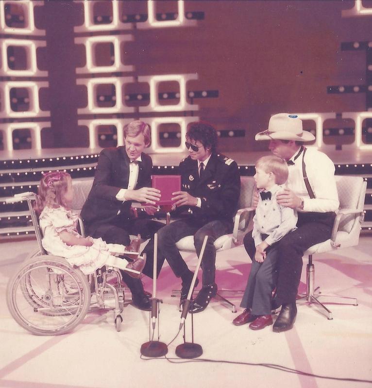 Michael Jackson with Peter Waltham, Molly Meldrum and 1985 Telethon Children, Helen Francis and Luke Smith
