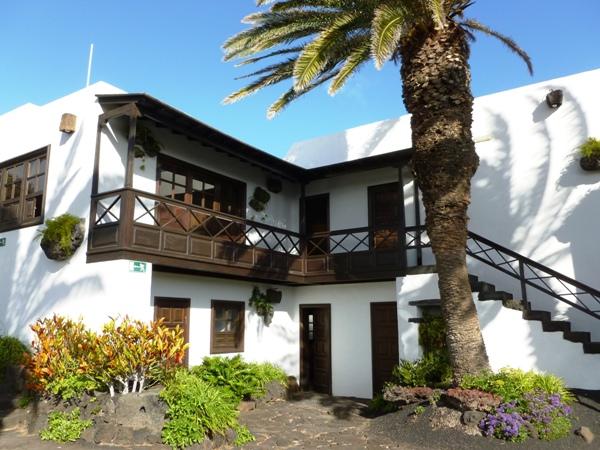 Canaries – Maisons cubiques blanches et façades de Lanzarote