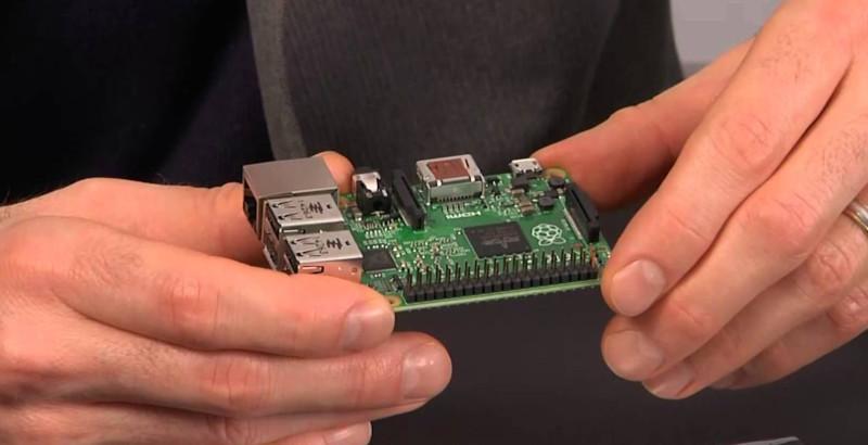 Le Raspberry Pi 2 : plus puissant, mais toujours 35$ US Le Raspberry Pi 2 : plus puissant, mais toujours 35$ US