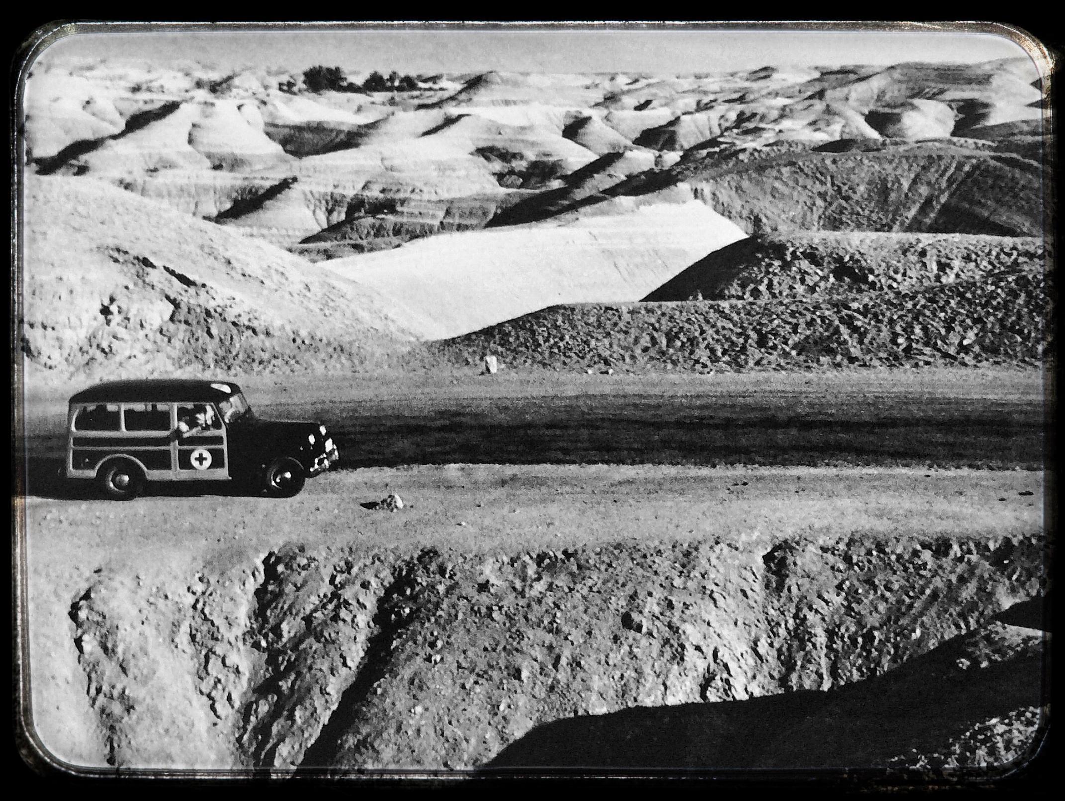 Quiz Photo 3 : « Une voiture CICR entre Jérusalem et Jéricho, Palestine, 1950″ IMG_1460
