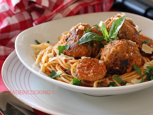 Sauce tomate boulettes et saucisses du Parrain (Pasta Recipe – Herbed Meatballs – The Godfather ) SaucTomatBouletSauciParrainBLOG13