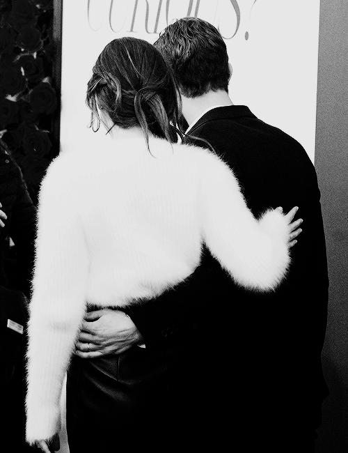 Compte à rebours Fifty Shades : J - 5 B9L_8bzIcAENEFz