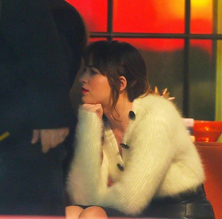 Compte à rebours Fifty Shades : J - 5 10955768_908887575812630_6353719246231884353_n