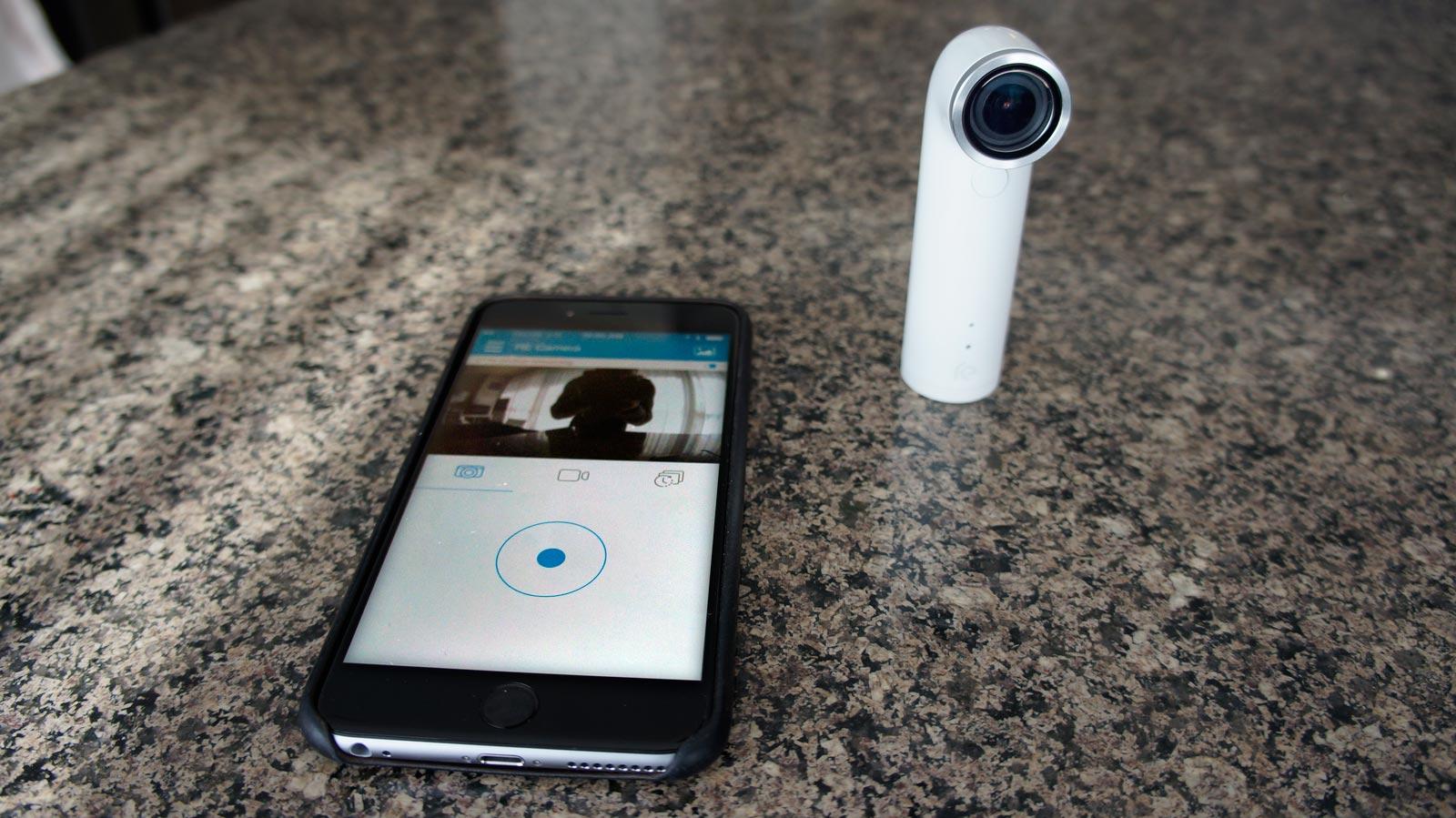 La RE de HTC Par le biais d'une connexion Wi-Fi ou Bluetooth, vous pouvez utiliser un téléphone comme viseur.