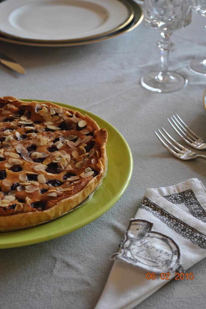 Tarte aux cerises du nord et aux amandes (frangipane)