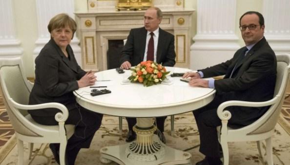 RUSSIE – DONBASS. Kremlin: Vladimir Poutine, François Hollande et Angela Merkel