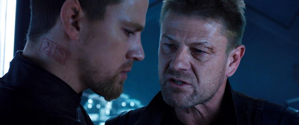 JUPITER ASCENDING Jupiter – le Destin de l’Univers, critique