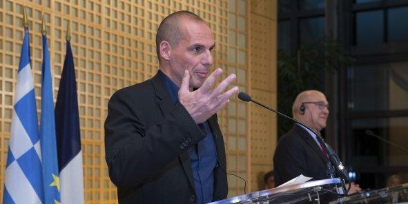 Une annulation de la dette grecque n'aurait pas d'effet sur les impôts en France Yanis Varoufakis, ministre grec des Finances, dimanche à Bercy