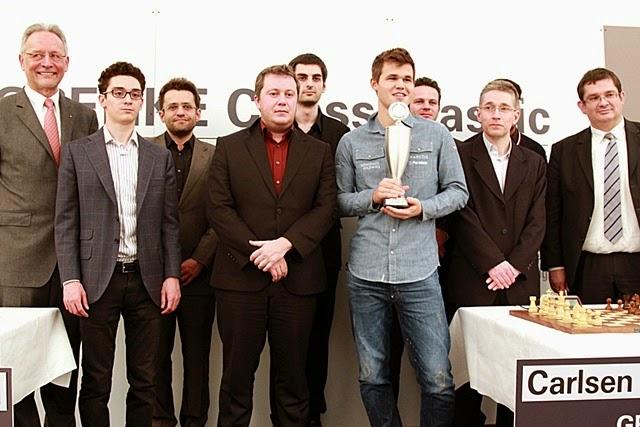 Echecs : Fabiano Caruana (2811) 1/2 Magnus Carlsen (2865) © Chess & Strategy Echecs : Fabiano Caruana (2811) 1/2 Magnus Carlsen (2865) © Chess & Strategy