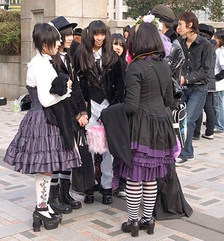 JAPON : LOLITAS GOTHIQUES z17