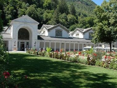 Luchon. Reine des Pyrénées Luchon. Reine des Pyrénées