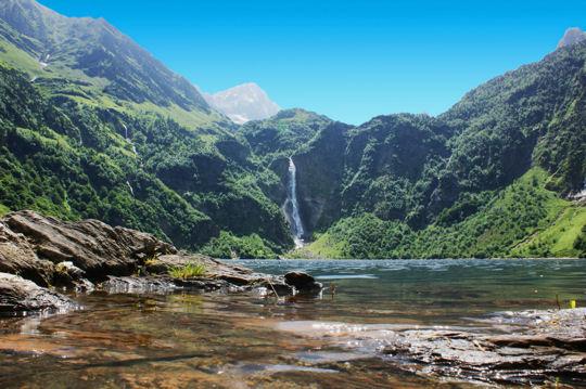 Luchon. Reine des Pyrénées Luchon. Reine des Pyrénées