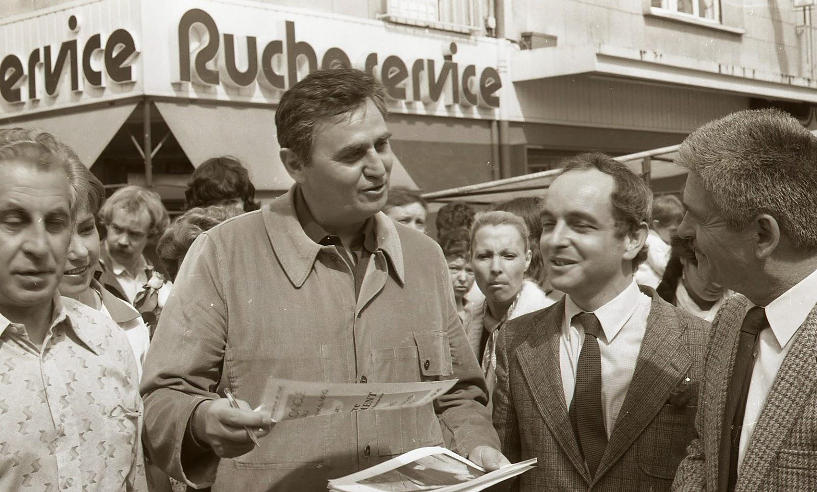 Roger Hanin était venu sur le marché de Louviers en 1981